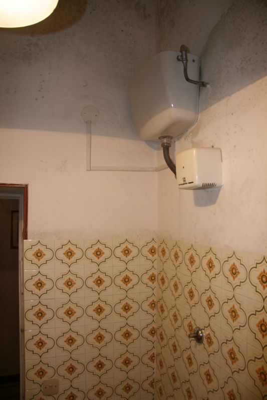 Clicca sul nome della foto  per scaricare (formato compresso)
