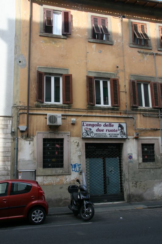 Clicca sul nome della foto  per scaricare (formato compresso)
